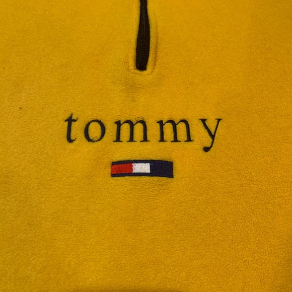 ❌ SOLD❌ VINTAGE Tommy Sweater - Picture 2 of 2